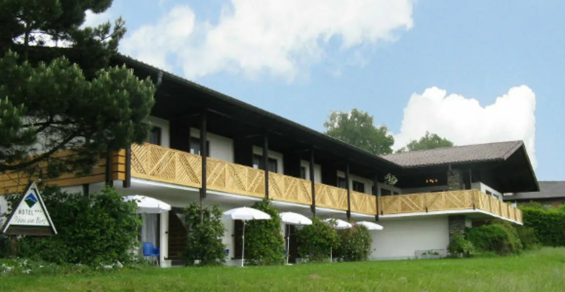 Hotel Haus Am Berg Lam 3*,